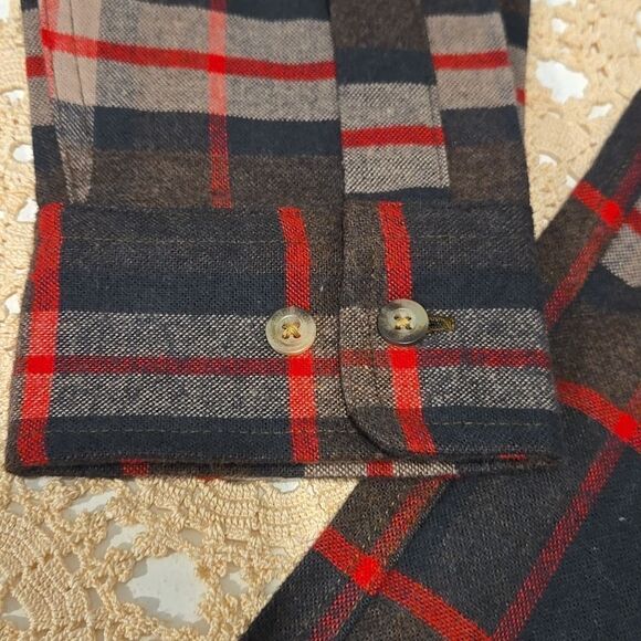 Pendleton Woolen Mills Men's  Flannel Shirt Medium NWT - Picture 3 of 16